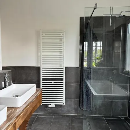 Heaven Homes - 5 Min Bis Zur Duesseldorfer Innenstadt Homestay