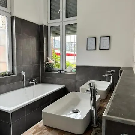 Homestay Heaven Homes - 5 Min Bis Zur Duesseldorfer Innenstadt Dusseldorf